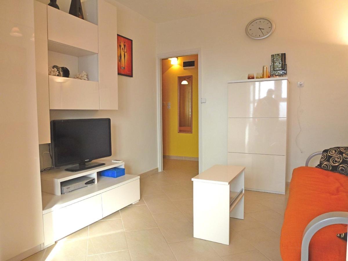 Apartment Honor Njivice Esterno foto